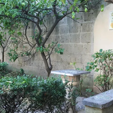 La Lanciolla Apartment